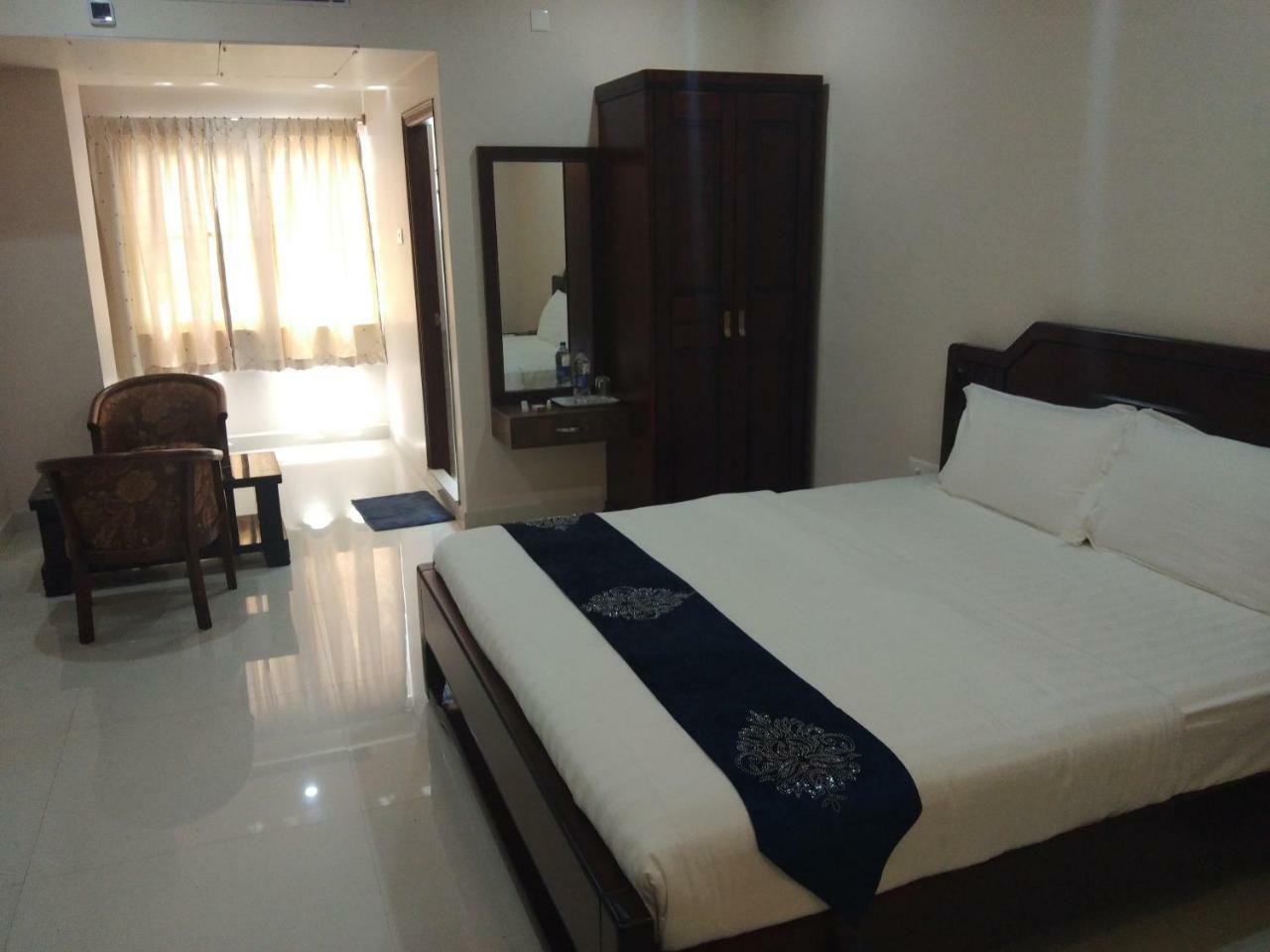 Hotel Jnr Grand Madanapalle Exterior foto